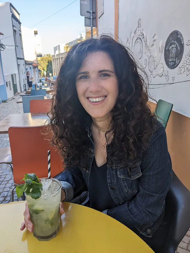 Urgent Health Advisory: Cold Hands, Brittle Nails, and Sparse Hair May Signal Hidden Conditions – Experts Warn on Recognizing Thyroid or Autoimmune Disorders Early