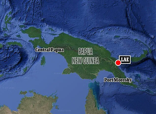 Luxury Cruise Ship *Coral Adventurer* Runs Aground Near Papua New Guinea, Stranding 123 Passengers