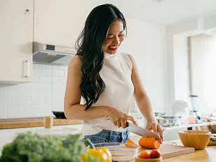 Florida's Paper Straw Ban Sparks Debate: Environmental Advocates Clash with Lawmakers Over Toxic Chemicals Concerns