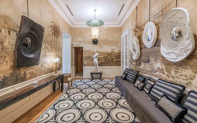 Forensic Analysis Links Peter Mandelson's Underwear Photo to Epstein's 'House of Sin' Apartment