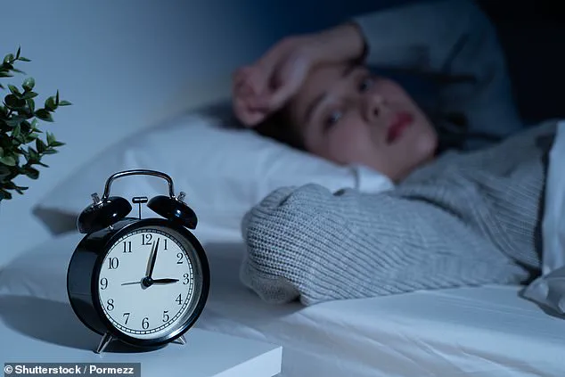 Diet's Hidden Impact on Sleep: Unraveling the Link Between Late-Night Eating and Fragmented Rest