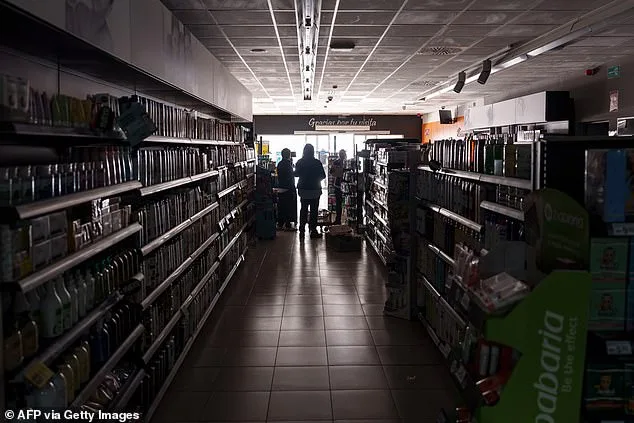 Spain's Deadly Blackout Reignites Renewable Energy Debate as Macron Criticizes 100% Green Model
