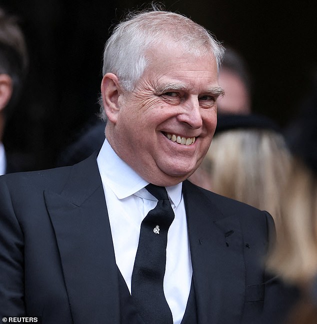Explosive Claims: Former Officer Accuses Prince Andrew of Smuggling Women into Buckingham Palace Without Security Clearance