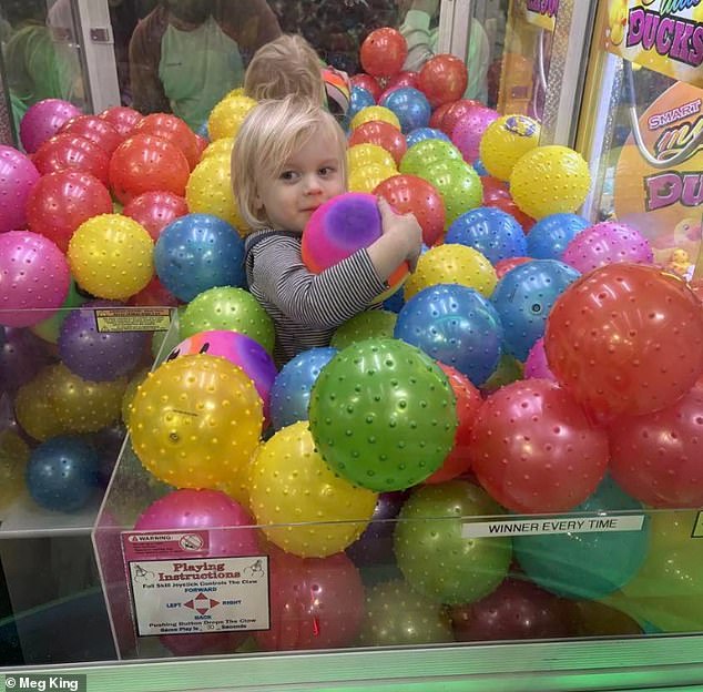 Toddler Trapped in Claw Machine: A Chaotic Yet Charming Incident