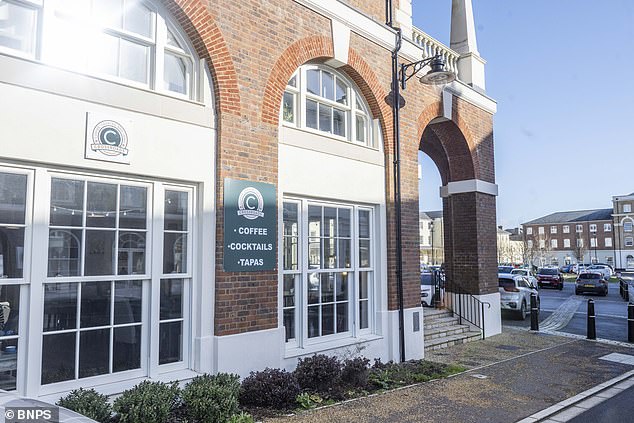 Grieving Family Confronts Heartless Mockery at Dorset Café During Father's Wake