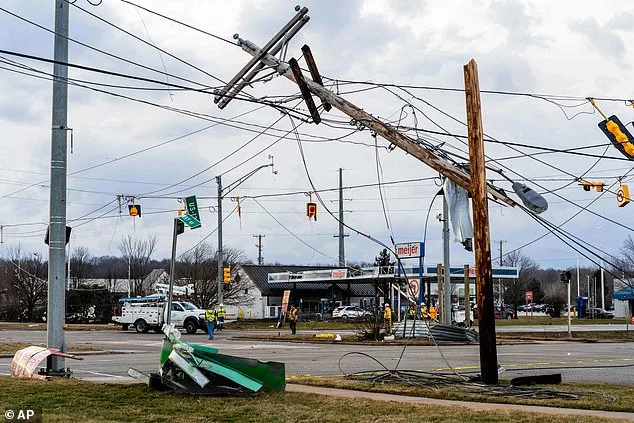 Tornadoes Leave Eight Dead, Wreak Havoc Across U.S. Heartland as Storms Threaten to Escalate