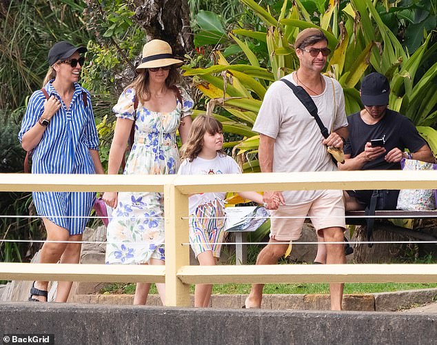 Jacinda Ardern's Family Outing on Sydney Beach Before Public Event