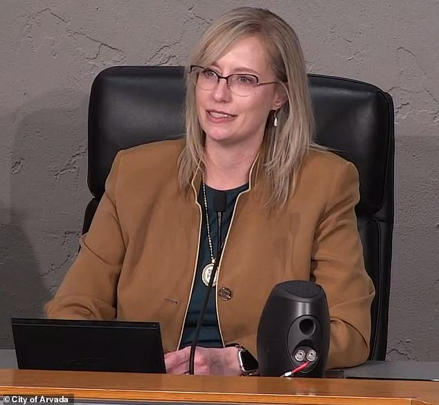 Arvada Mayor Lauren Simpson Reveals Breast Cancer Diagnosis During City Council Meeting