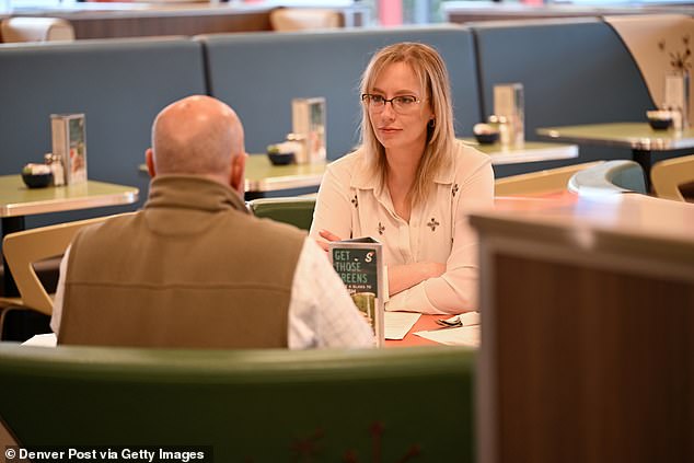 Arvada Mayor Lauren Simpson Reveals Breast Cancer Diagnosis During City Council Meeting