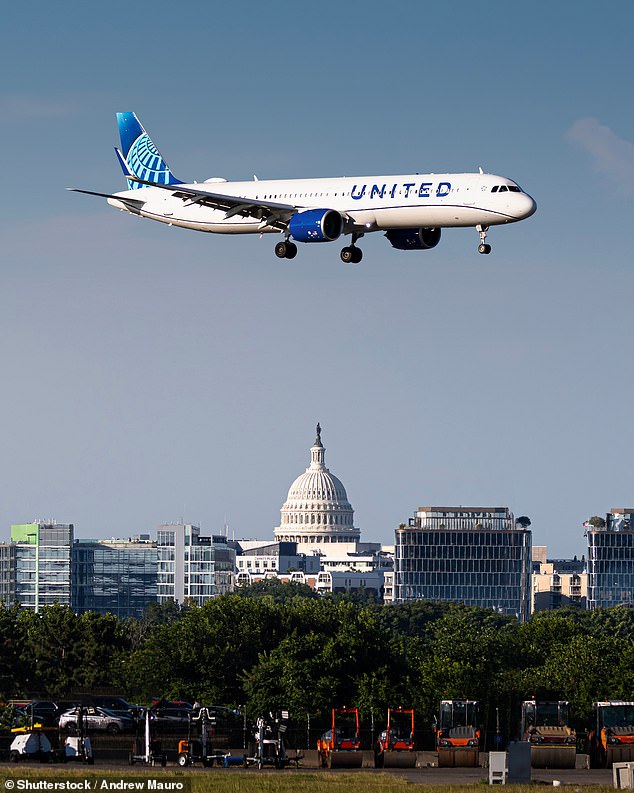 Chemical Odor Causes Ground Stop at Washington D.C. Airports