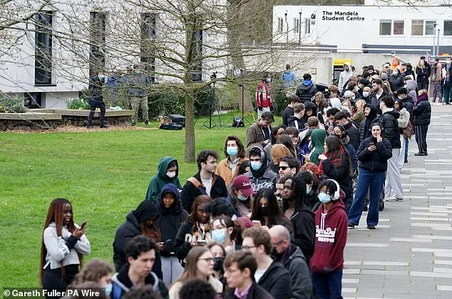 UK Rolls Out Emergency Measures as Meningitis B Outbreak Claims Two Lives in Kent