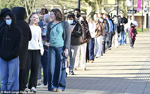 University of Kent Students Launch Lockdown Campaign Amid Meningitis Outbreak: 20 Cases Reported, 2 Dead