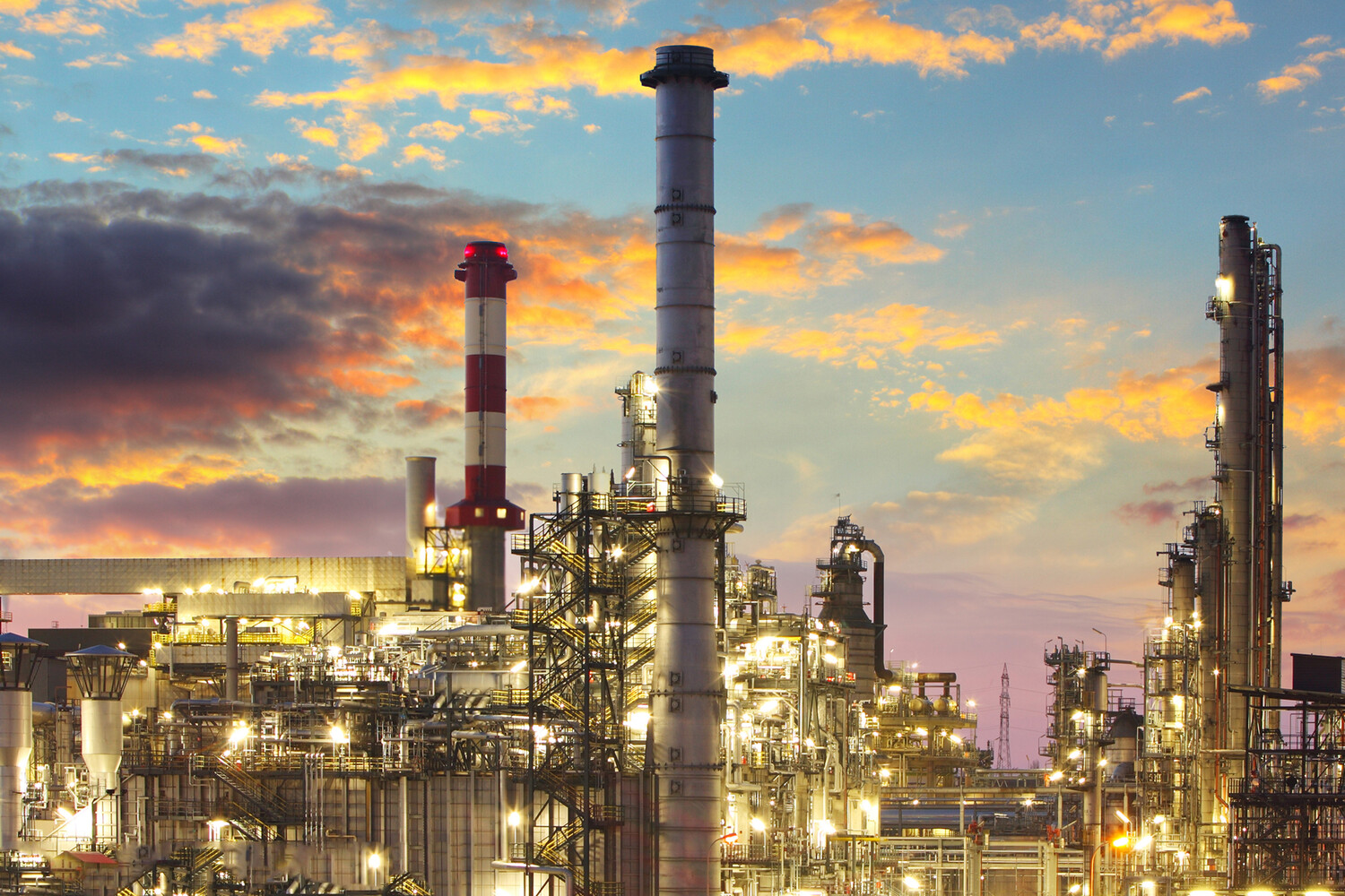 Drone Attacks on Kuwait Refinery and Saudi Port Spark Regional Tensions in Middle East