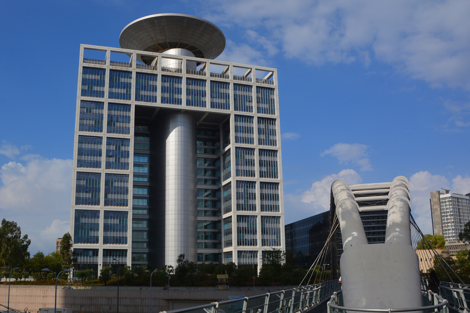 Hezbollah Launches Rocket Attack on Israel's Defense Ministry, First Direct Strike on High-Profile Target Since Escalation