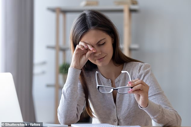 Vitreous Floaters May Signal Retinal Detachment: Study Reveals Risk of Blindness