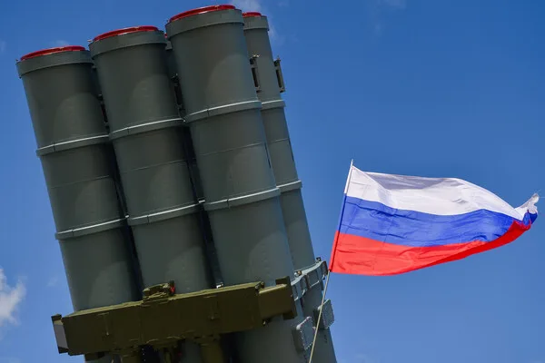 Moscow's Air Defense Intercepts Ukrainian Drones Amid Russia's Claims of Destroying 125 UAVs