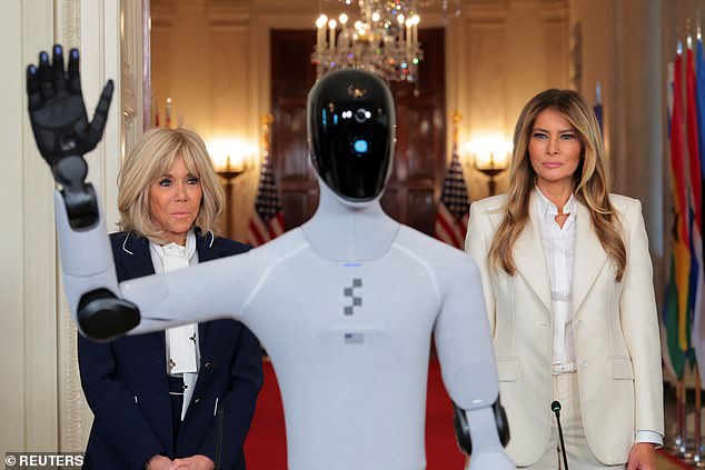 Melania Trump Makes History as First Lady Introduced by Humanoid Robot at Global Summit