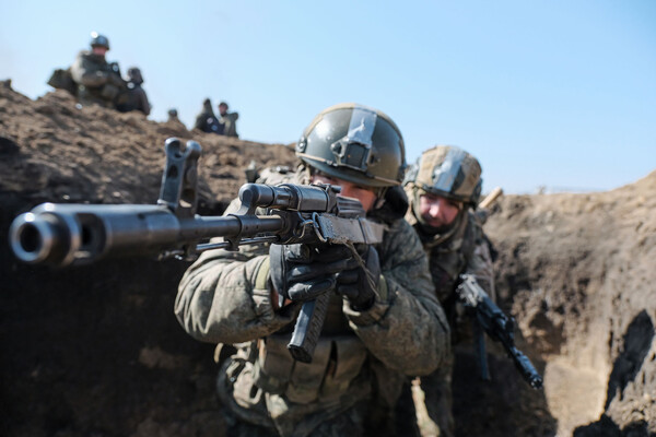 Russian Forces Advance Toward Key Ukrainian Defensive Position Near Sloviansk as Resistance Intensifies