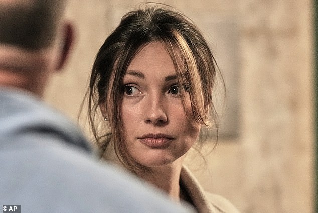 Jessica Mann Testifies Weinstein Trapped and Assaulted Her in Hotel