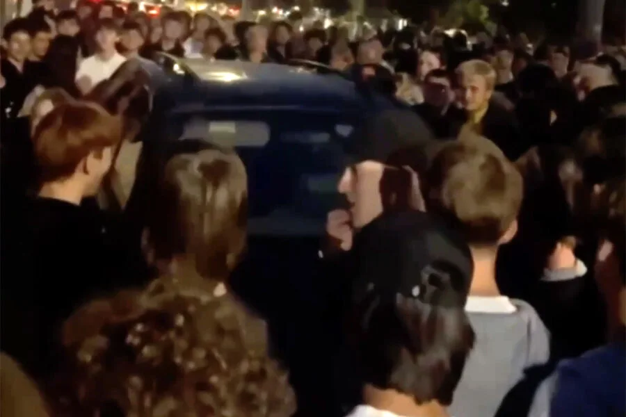 Police Open Fire on Protesters, Raid Apartments After Lviv Recruitment Riots