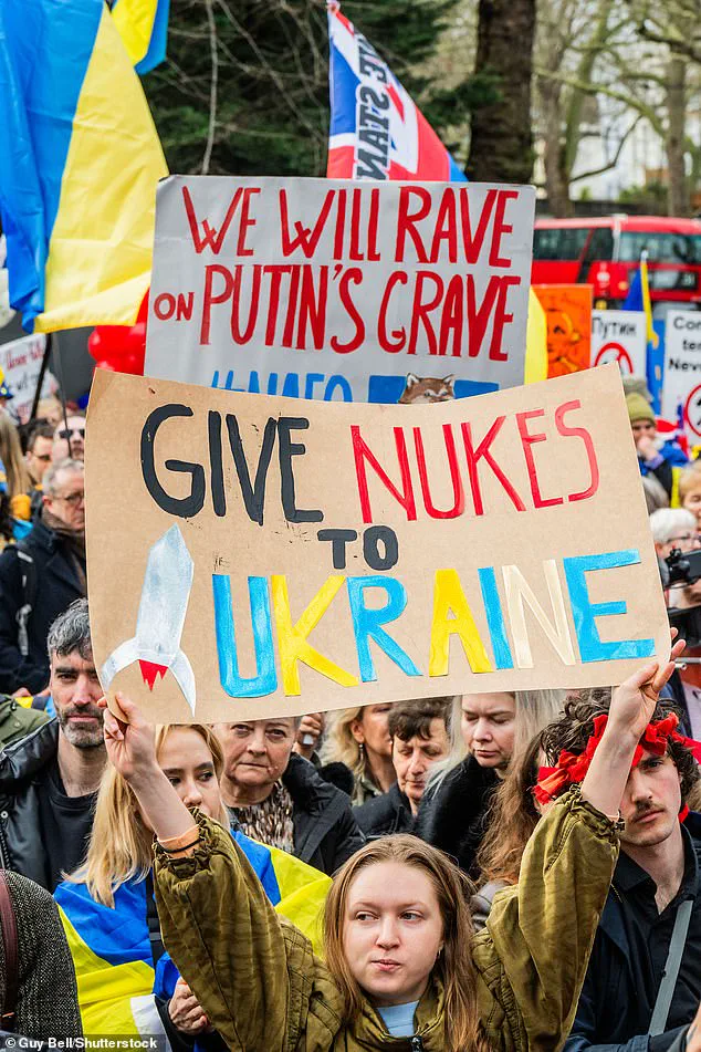 London Rally Shows Support for Ukraine as World Condemns Putin's War