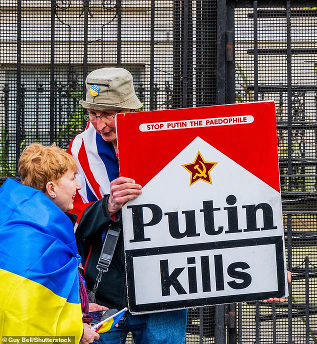 London Rally Shows Support for Ukraine as World Condemns Putin's War