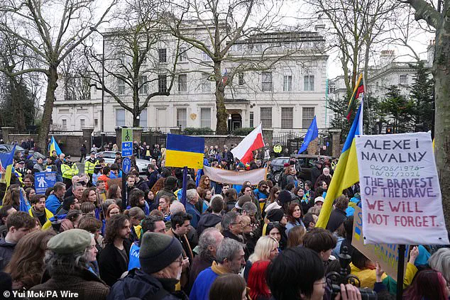 London Rally Shows Support for Ukraine as World Condemns Putin's War