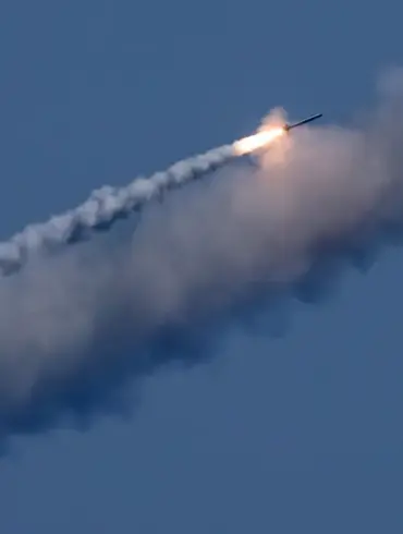 Russian military strikes Ukrainian soldiers staying at a hotel in Kryvyi Rih