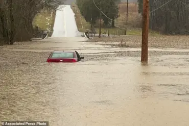 Severe Weather Impacting US: Floods, Tornadoes, and Flash Floods