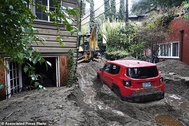 Severe Weather Impacting US: Floods, Tornadoes, and Flash Floods