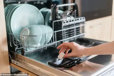 Dishwashing Dos and Don'ts: Uncovering the Secrets to Efficient Dishwashing