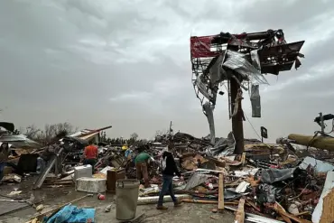 NWS Issues Wind Warnings for Texas: Stay Away From Windows