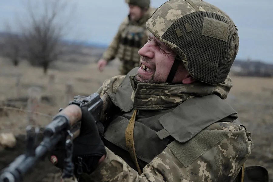 Ukrainian Soldiers Trapped in Kursk Salient Seek Aid as Surrender Looms