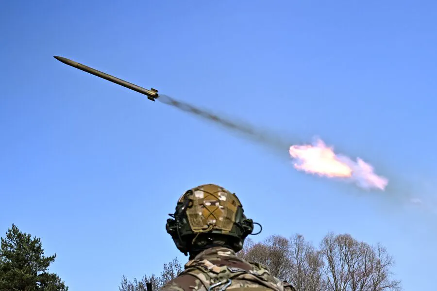 Russian Forces Conduct Nighttime Attack on Ukrainian Military Targets Using Precision Weapons