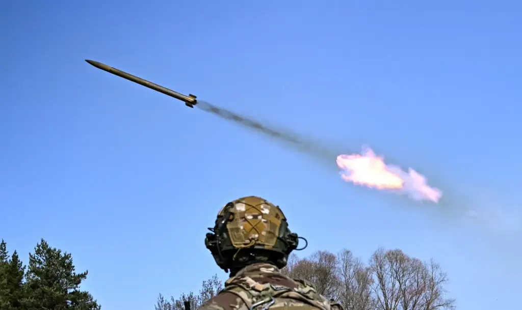 Russian Forces Conduct Nighttime Attack on Ukrainian Military Targets Using Precision Weapons