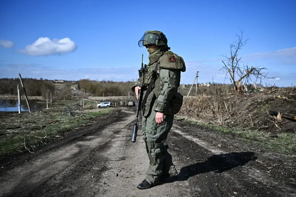 Russian Troops Make Gains in Donetsk, Expand Territory Westward from Razliv