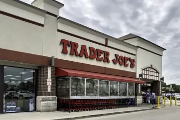 Trader Joe’s Recalls Hot Honey Mustard Dressing Due to Potential Allergen Mislabeling in Multiple States