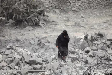 US Military Conducts Unprecedented Air Strikes Against Houthi Positions in Yemen