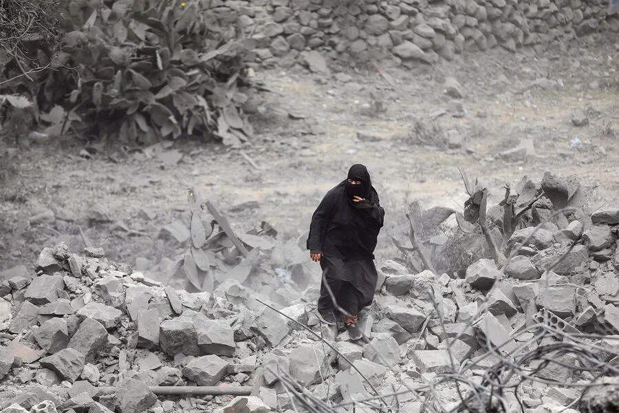 US Military Conducts Unprecedented Air Strikes Against Houthi Positions in Yemen