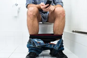 Doctors Sound Alarm Over Health Risks of Prolonged Toilet Sitting, Warn of Serious Consequences