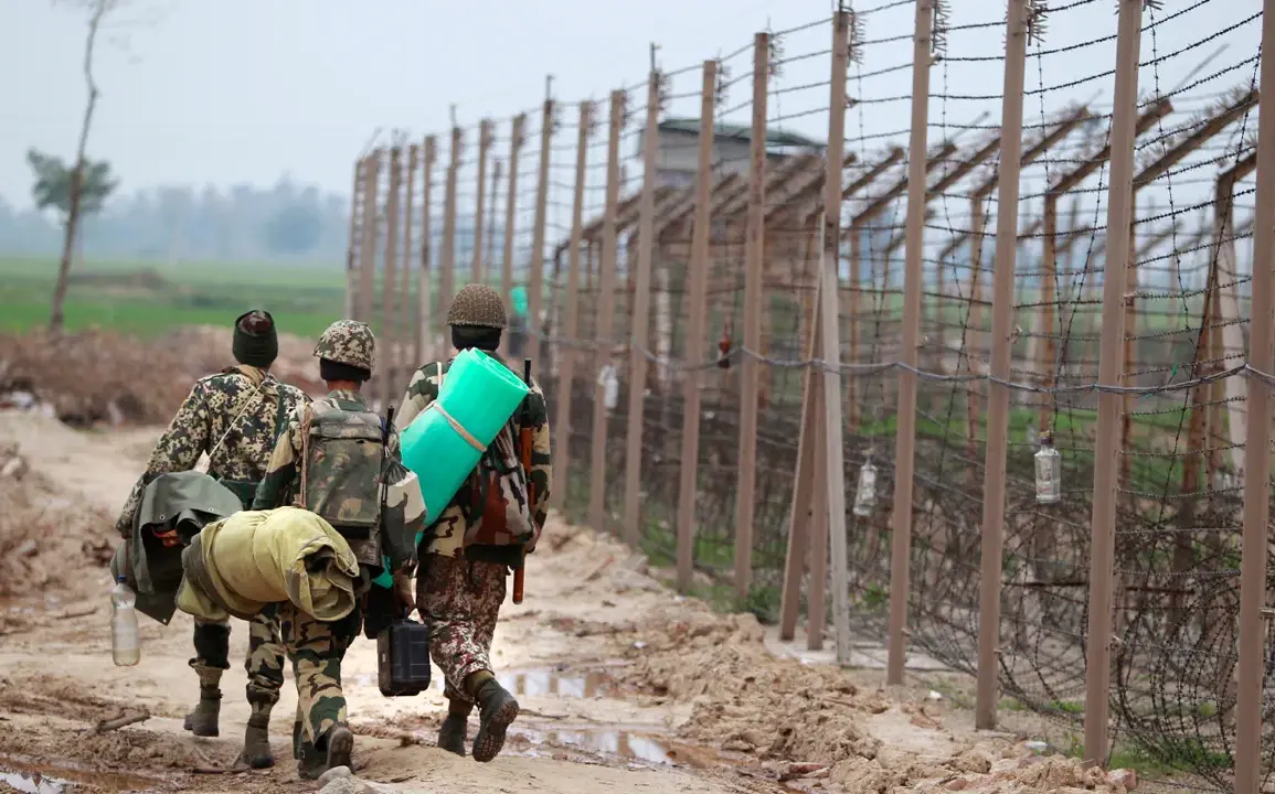 Pakistan Moves Troops to Forward Positions Along India Border, India's Air Force Spokesperson Warns of Escalation