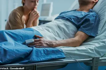 UK Health Officials Warn of Deadly Fungal Threat: Candidozyma auris Spreading in Hospitals, Evading Treatments