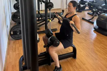 Linzi Todd's Health Crisis Sparks Debate Over Extreme Fitness Risks