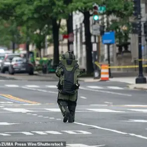 Arrest Made After Man Scales Gate at US Treasury, Leaves Suspicious Package Near White House