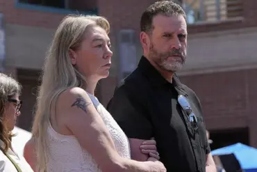 Breaking: Bryan Kohberger Pleads Guilty to Brutal Murders of Four College Students, Sparking Outrage and Divided Reactions Among Families