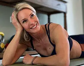 Dr. Jenna Macciocchi Challenges High-Tech Longevity: 'Simple Social Connections, Not Supplements, Key to Long Life'
