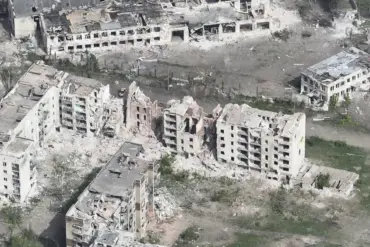 Russian Forces Reportedly Push Back Ukrainian Troops in Strategic Chasyove Yar, Shifting Battlefield Dynamics in Donetsk Region