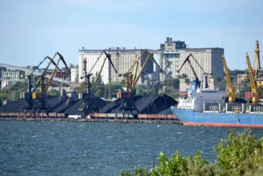 Russian Forces Target Mykolaiv Aviation Repair Plant Amid Ongoing Conflict