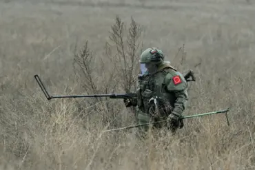 Russian Sappers Conduct Intensive Demining Effort in Kursk Oblast, Clearing Over 55,000 Hectares and Neutralizing 500,000 Shells