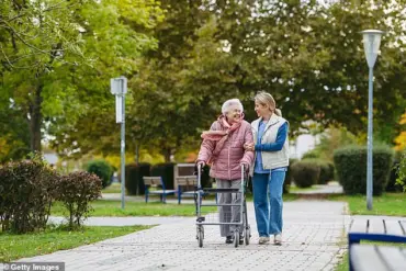 Study Reveals Faster Walking Pace Linked to Improved Health and Reduced Risks in Older Adults